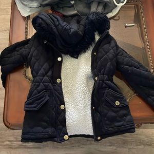 A ME JANE 100% polyester long sleeve winter jacket. Size L (14) in kids